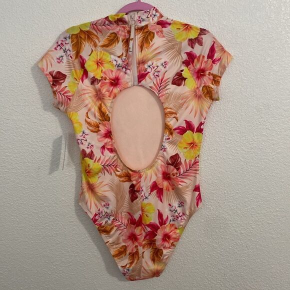 NWT- Hurley-hibiscus Hawaiian print sleeved one piece- Size XL - Picture 7 of 10